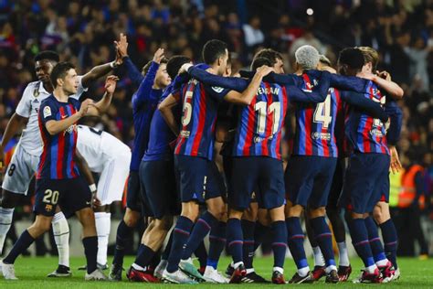 Good soccer and big wins help Barcelona leave scandal aside